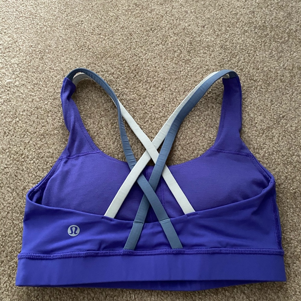 Lululemon sports bra